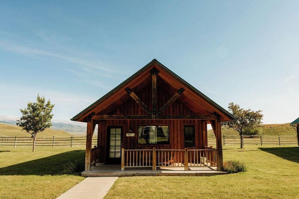 Chico Hot Springs Resort & Day Spa photo 71