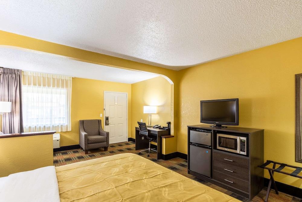 Quality Inn Mobile West Tillmans Corner photo 25