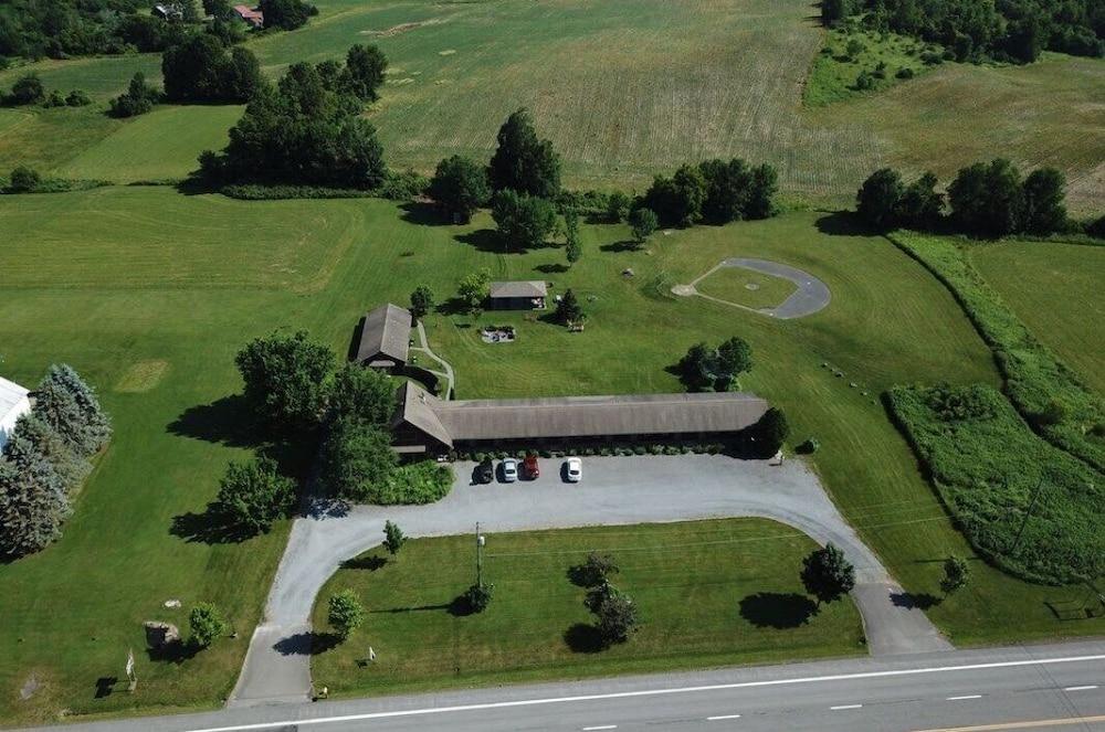 The Meadowlark Inn photo 1