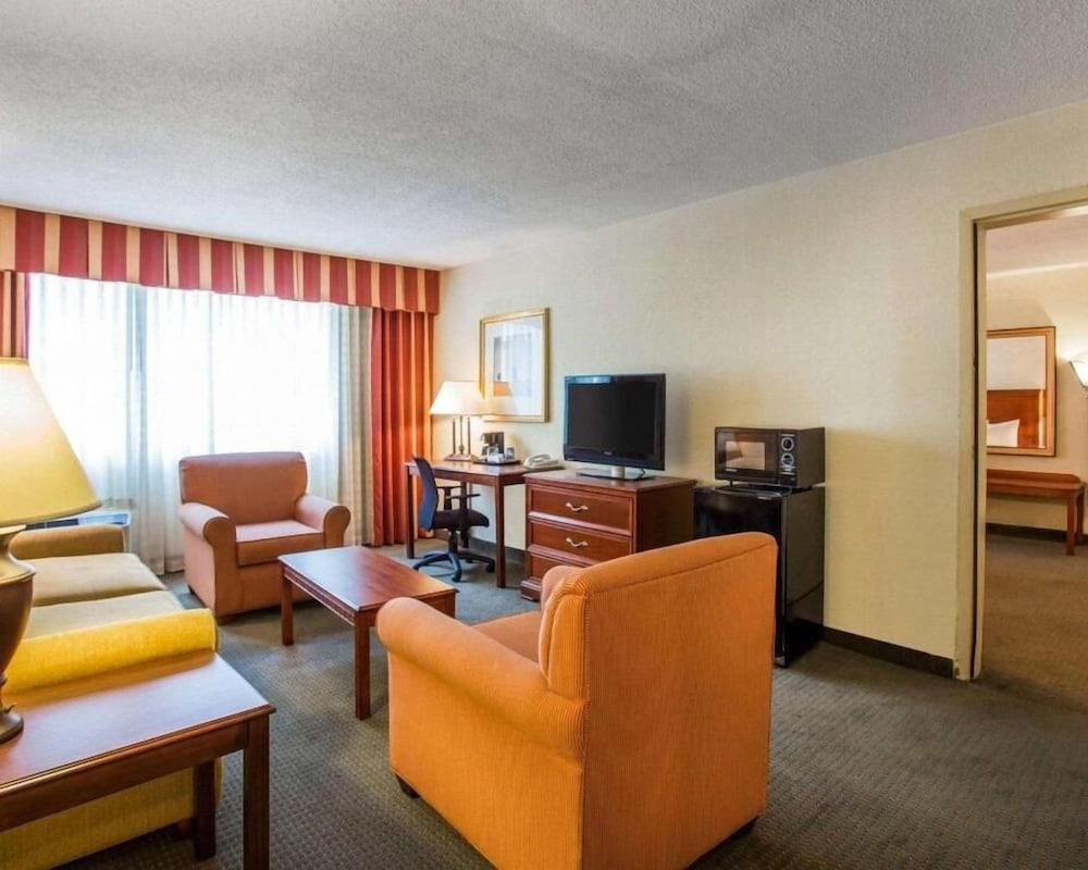 Budgetel Inn & Suites Atlanta photo 2