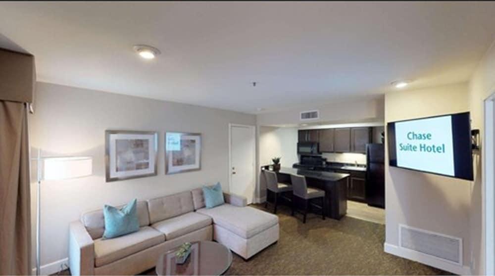 Chase Suites Hotel Brea-Fullerton photo 6