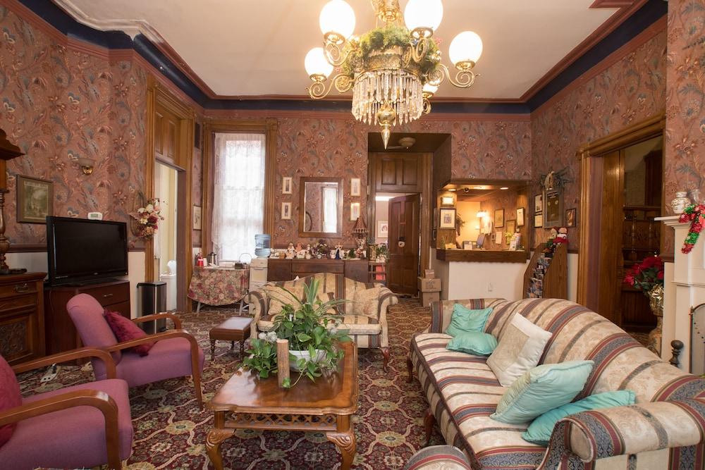 Biltmore Suites Hotel photo 13