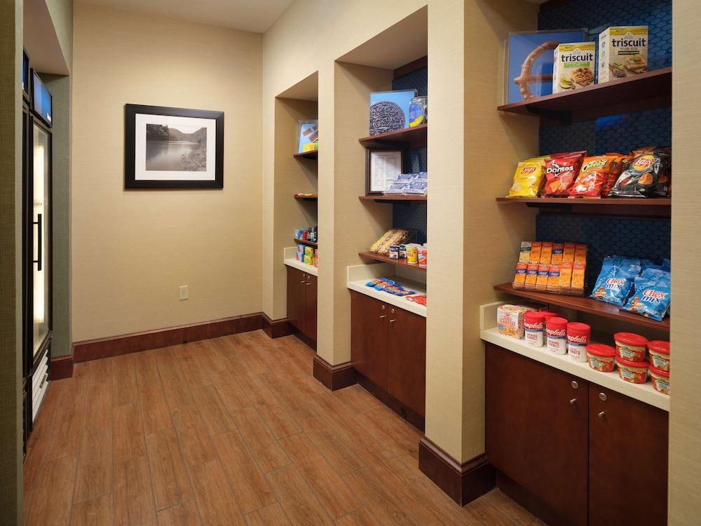 Hampton Inn Cleveland, TN photo 21