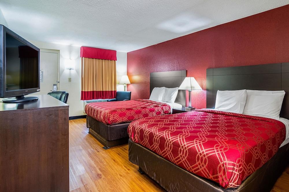 Econo Lodge Research Triangle Park photo 14