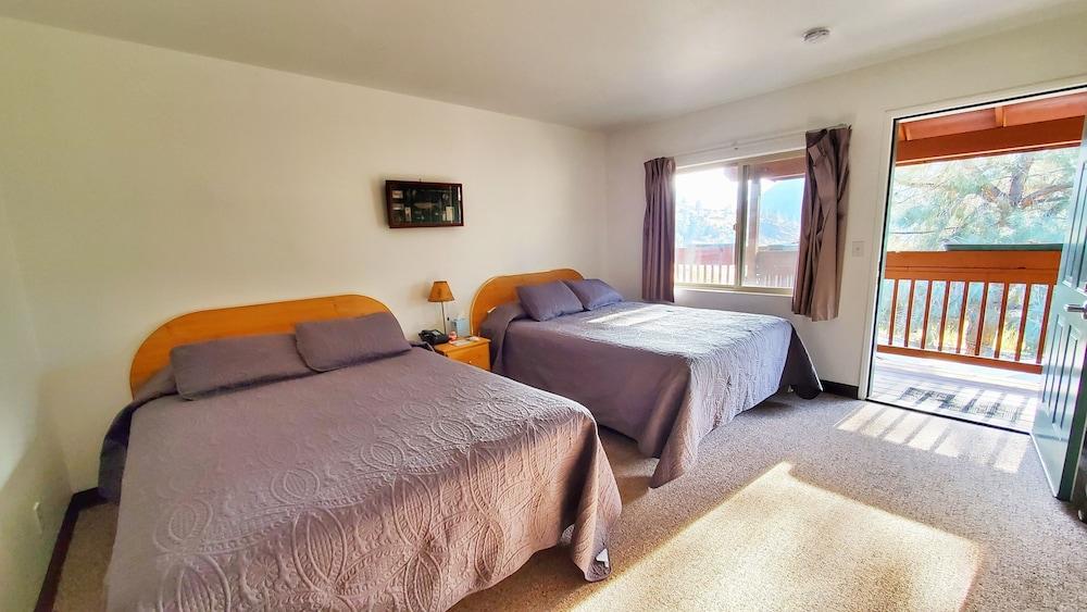 Corral Creek Lodge photo 11
