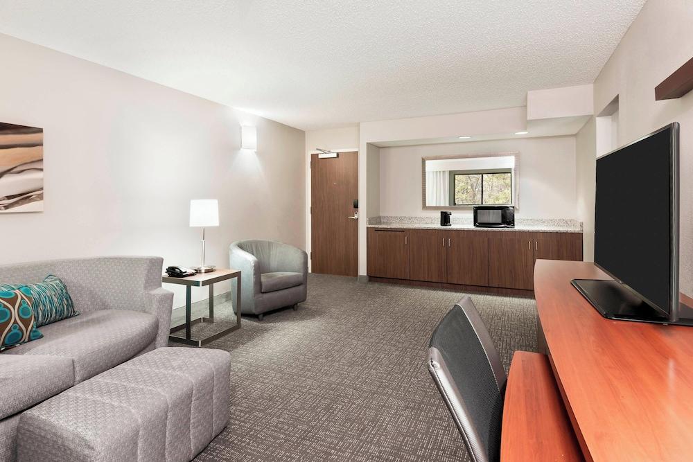Courtyard by Marriott Asheville photo 17