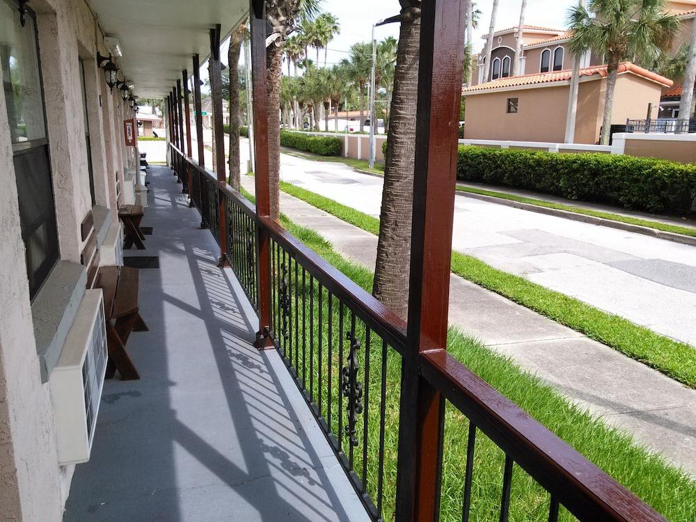 Merida Inn and Suites photo 36