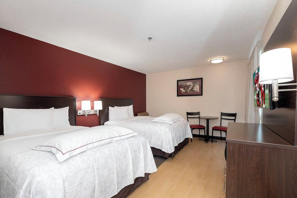Red Roof Inn PLUS+ Austin South photo 14