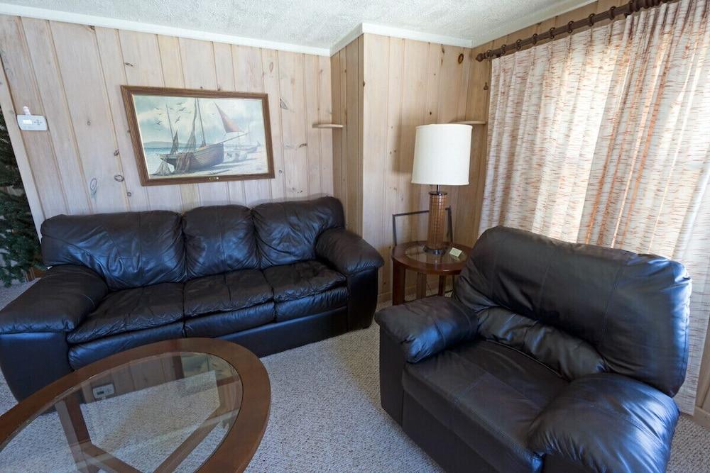 Crystal Lake Resort photo 2