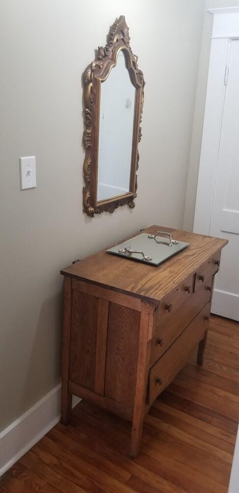 Belvedere Manor photo 22