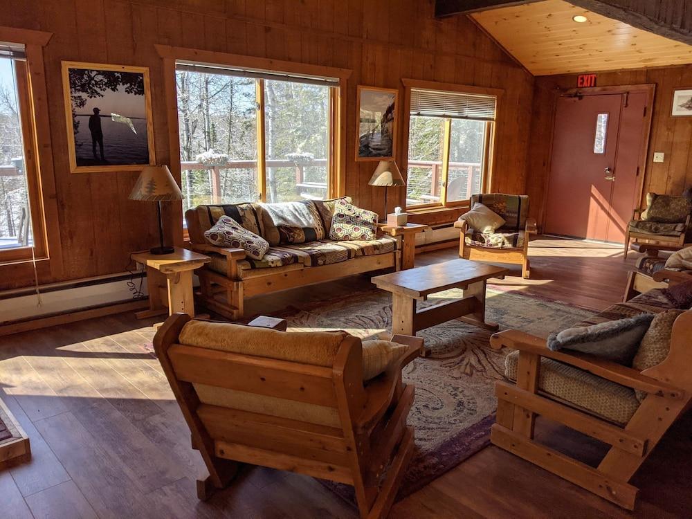 Rustic Woodland Lodge photo 7