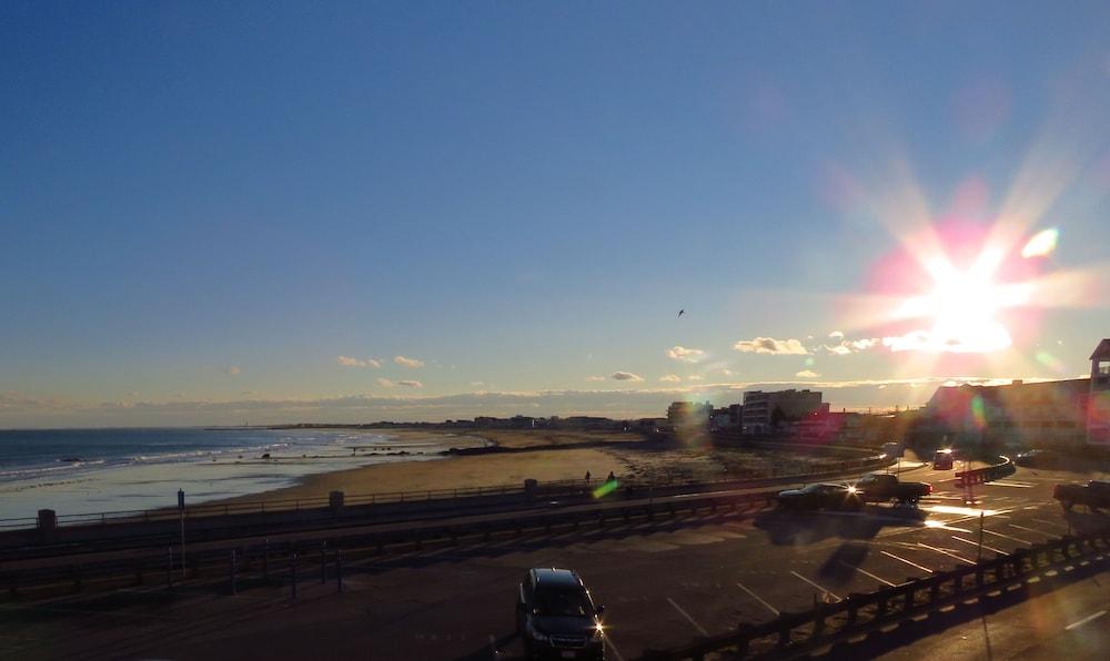Breakers by the Sea photo 45