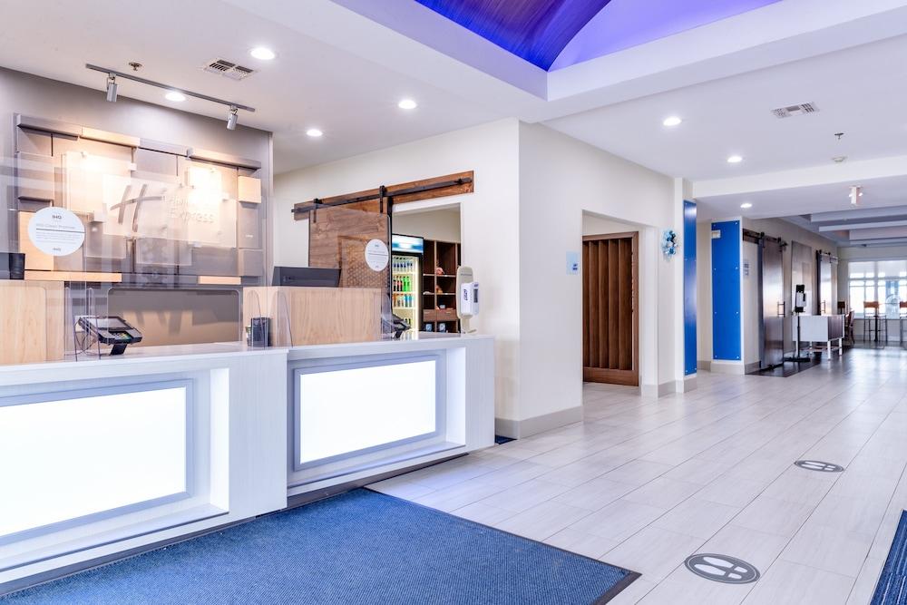 Holiday Inn Express Hereford by IHG photo 2