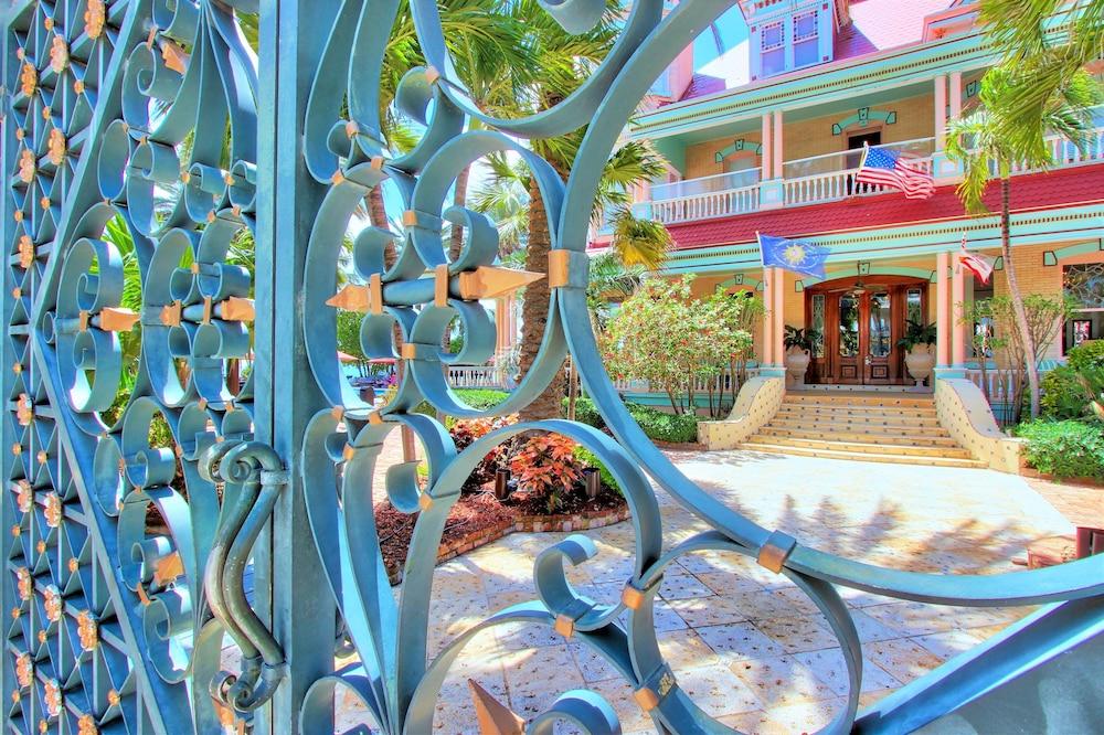 Southernmost House photo 73