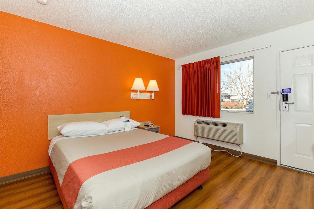 Motel 6 Hayward, CA – Silicon Valley Gateway photo 13