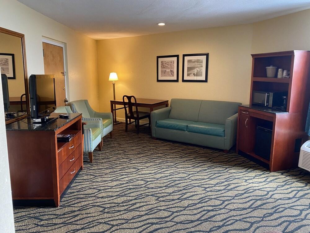 Ocean Sands Beach Boutique Inn - Stay At the Beach photo 3