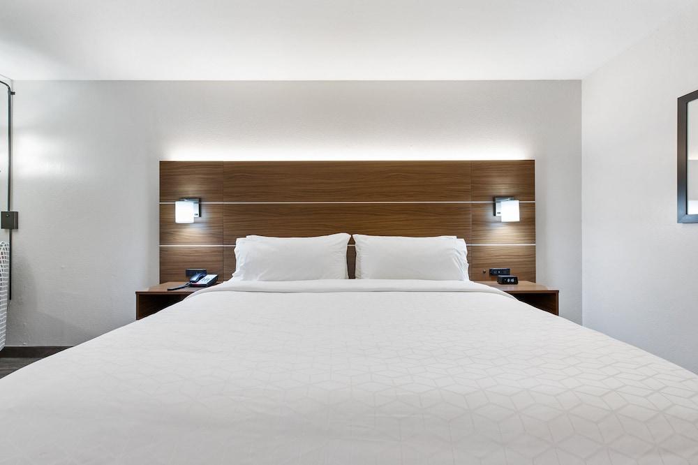 Holiday Inn Express Harlingen by IHG photo 37