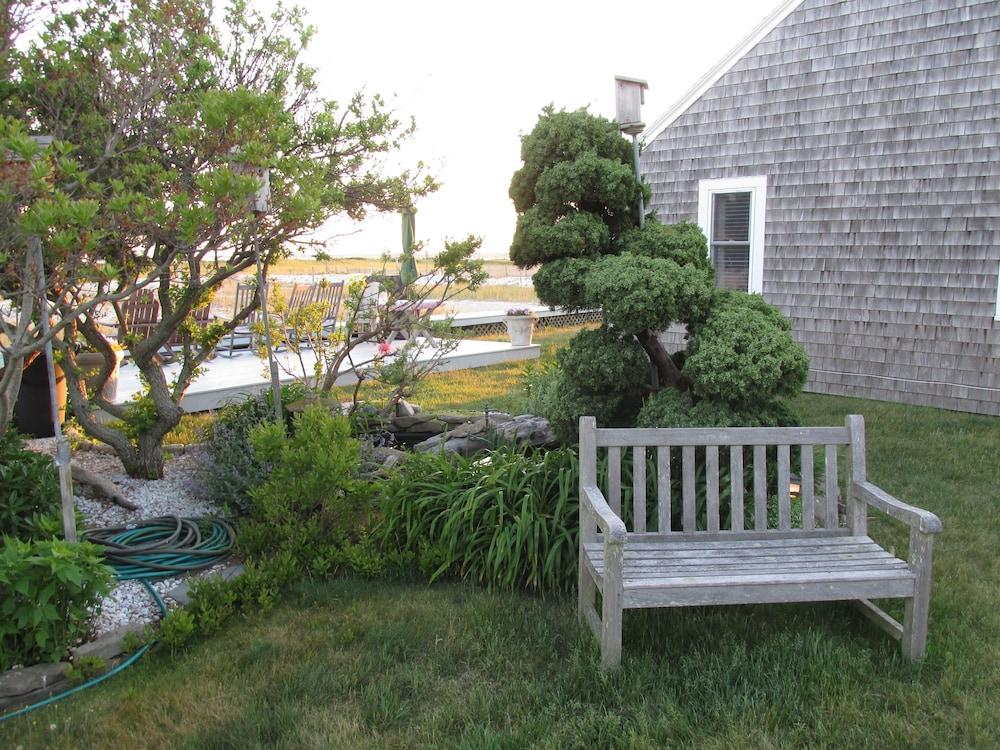 East Harbour Motel and Cottages photo 16