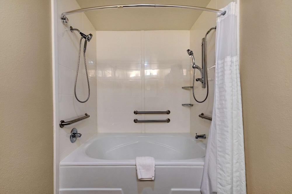 Comfort Inn & Suites Texas Hill Country photo 14