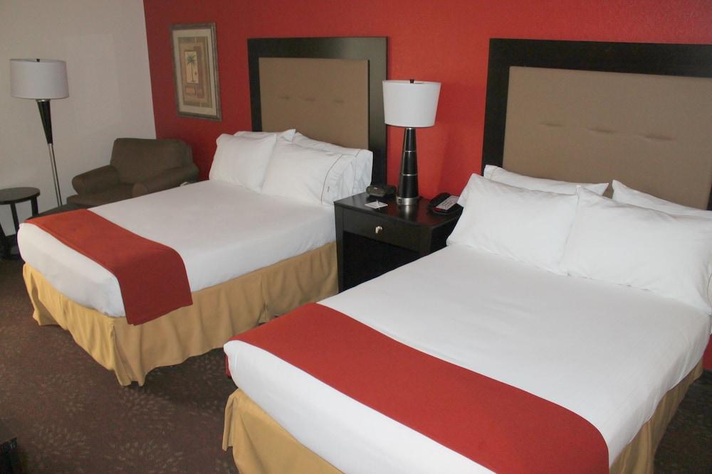 Holiday Inn Express Harlingen by IHG photo 19