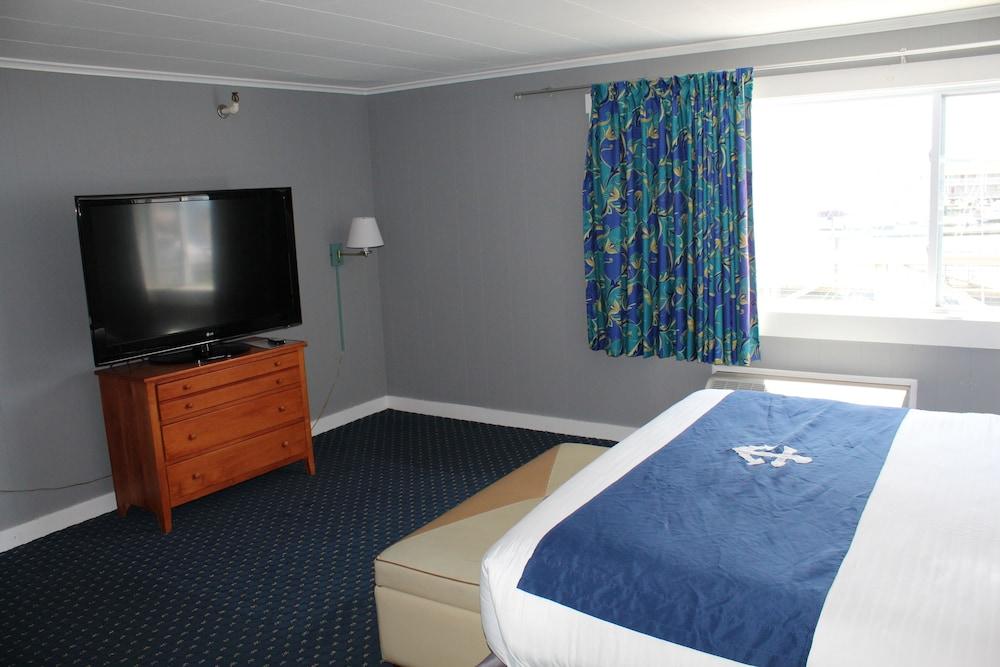 Fishermans Wharf Inn photo 34
