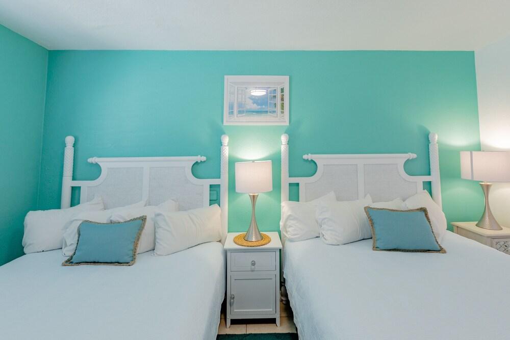 Cabanas of Treasure Island photo 5