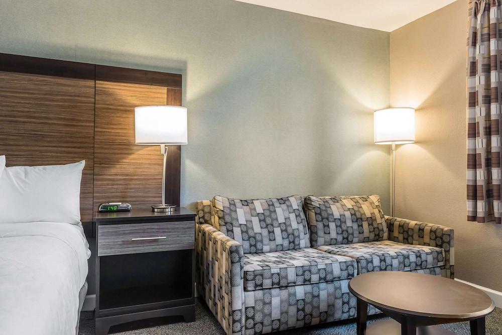 Clarion Inn Belle Vernon photo 17