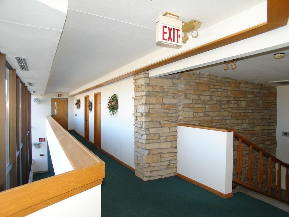Forty Winks Inn LLC photo 11