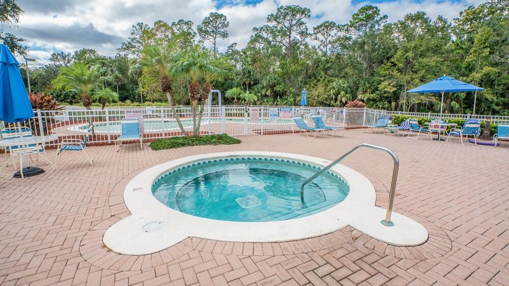Barefoot Suites photo 29