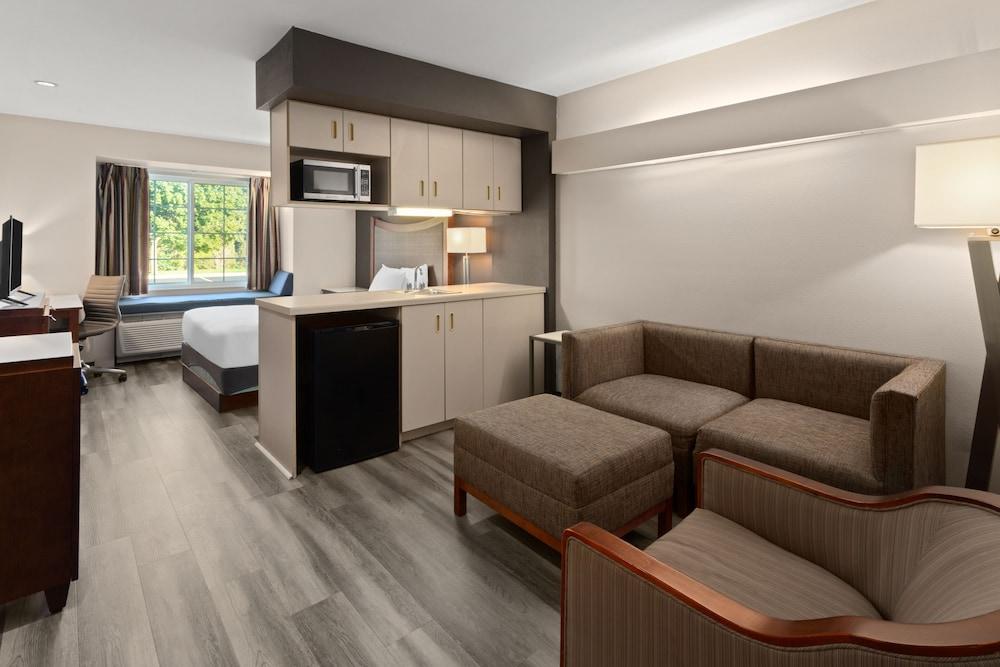 Americas Best Value Inn & Suites Racine photo 23