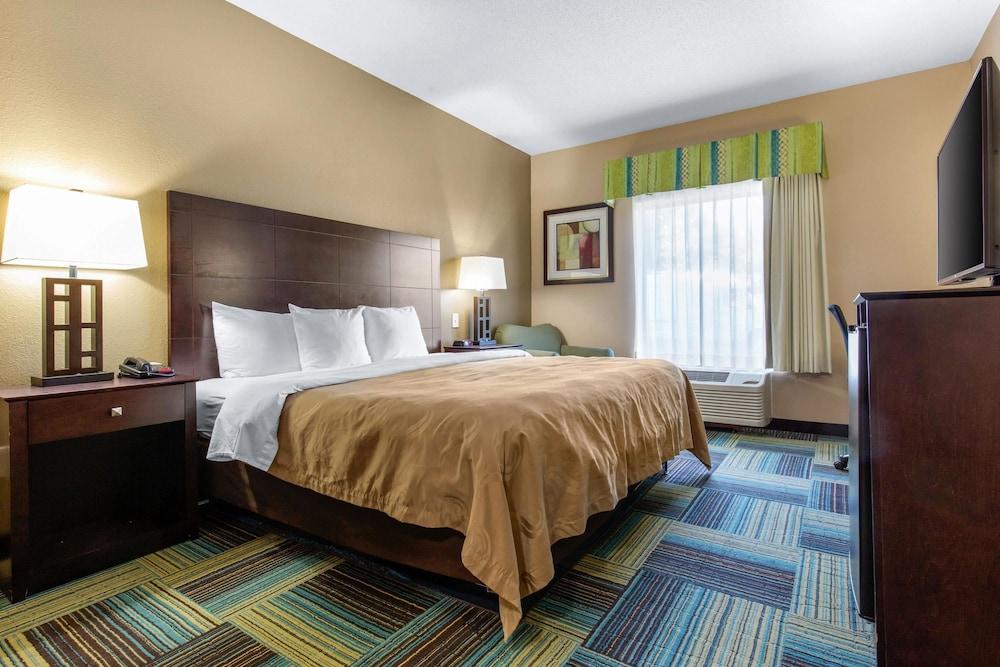 Quality Inn & Suites Arnold - St Louis photo 48