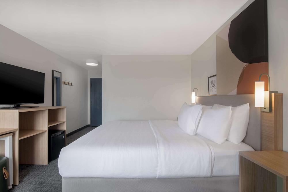 Spark by Hilton Montgomery EastChase photo 7