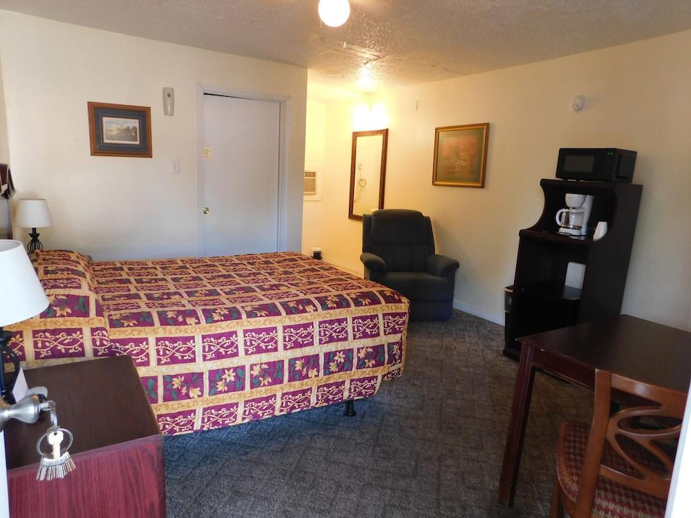 Little Shamrock Motel photo 41