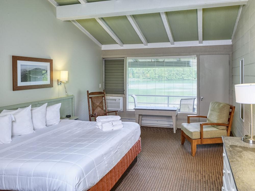 Peaks of Otter Lodge photo 5