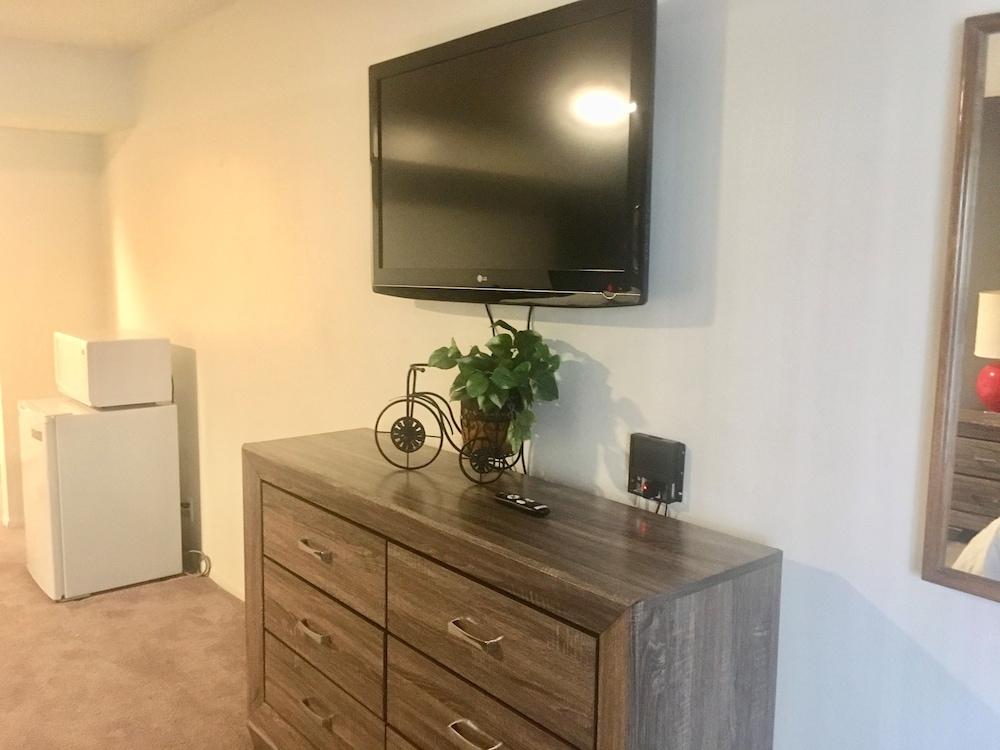 Siegel Slots and Suites photo 5
