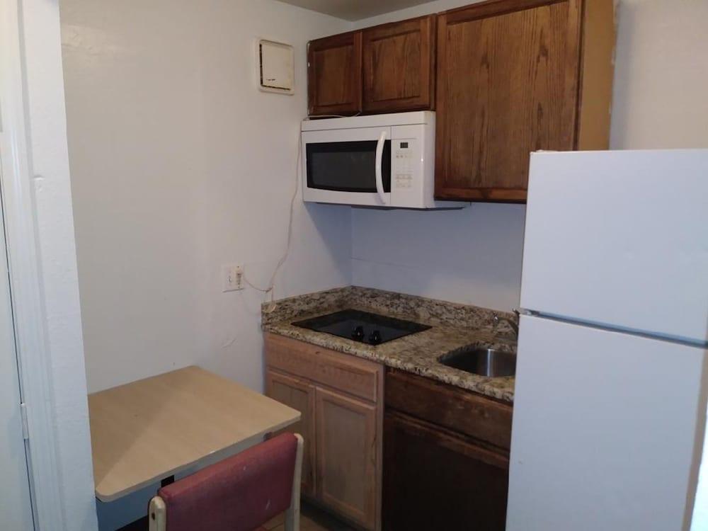 Americas Best Value Inn Amarillo Airport photo 20