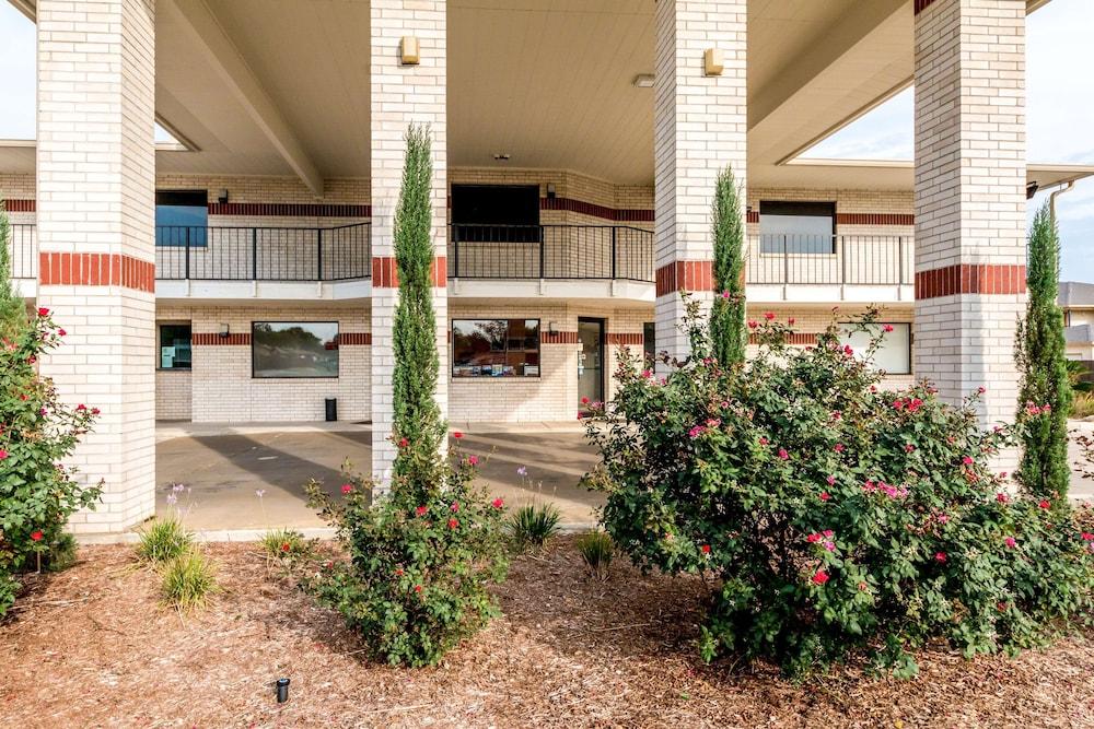 Motel 6 San Antonio, TX - South WW White Rd photo 7