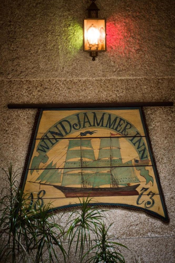 Windjammer Motor Inn photo 23