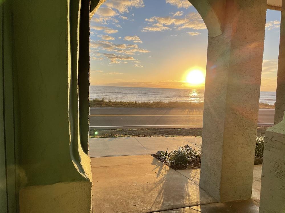 Beach Front Motel photo 19
