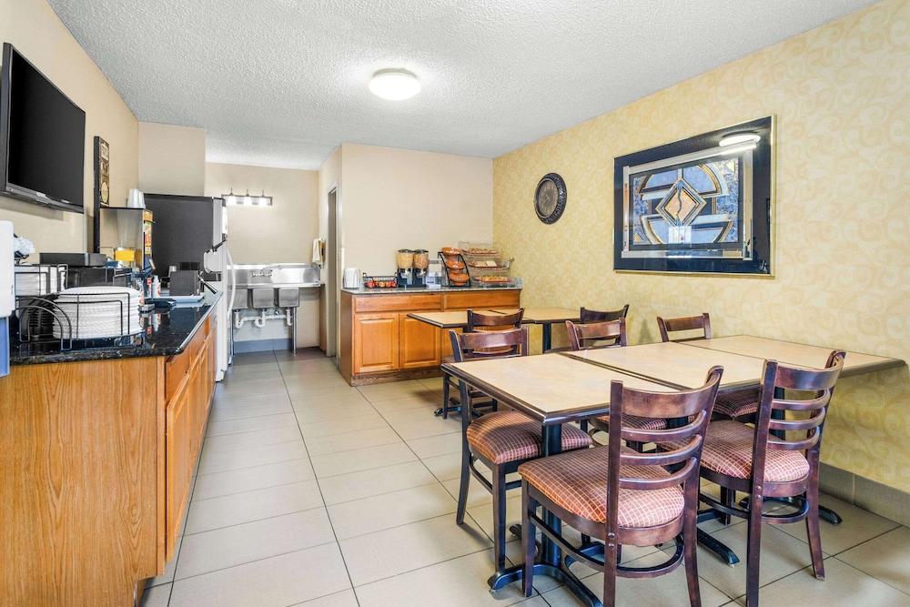 Brentwood Inn & Suites photo 31