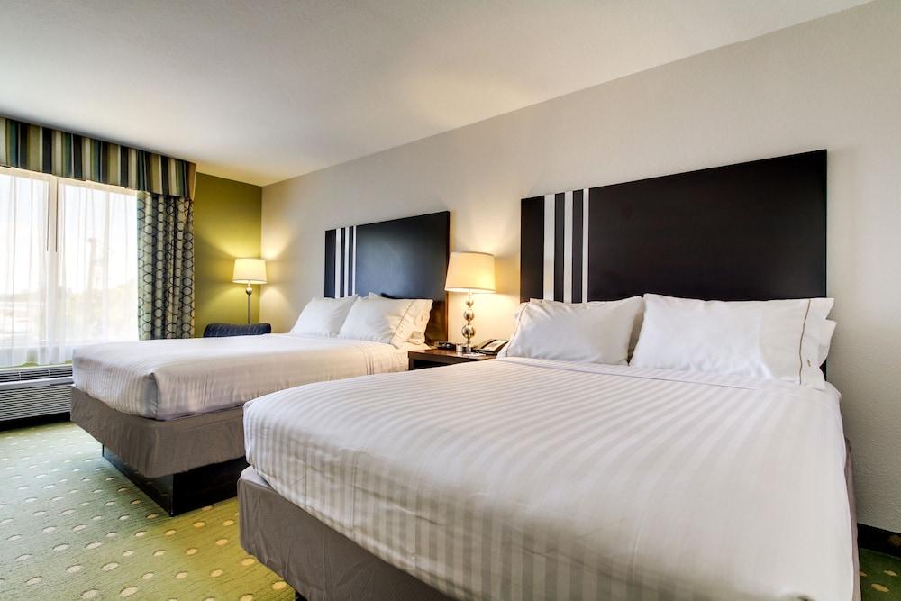 Holiday Inn Express & Suites Live Oak by IHG photo 63