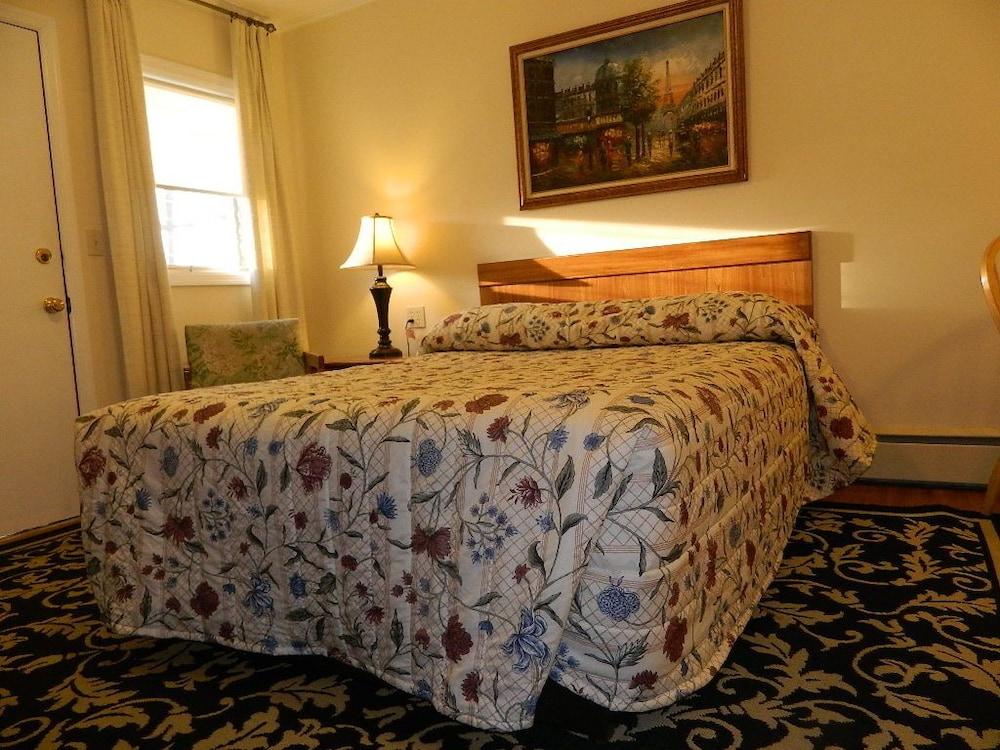Twin Oaks Motel photo 2