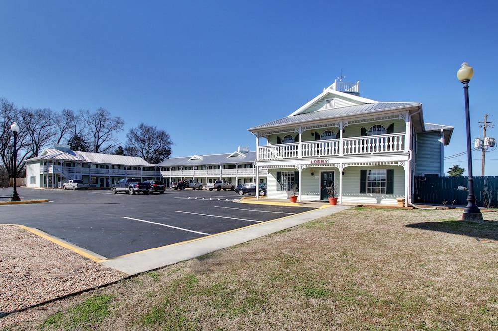 Key West Inn Wetumpka photo 1