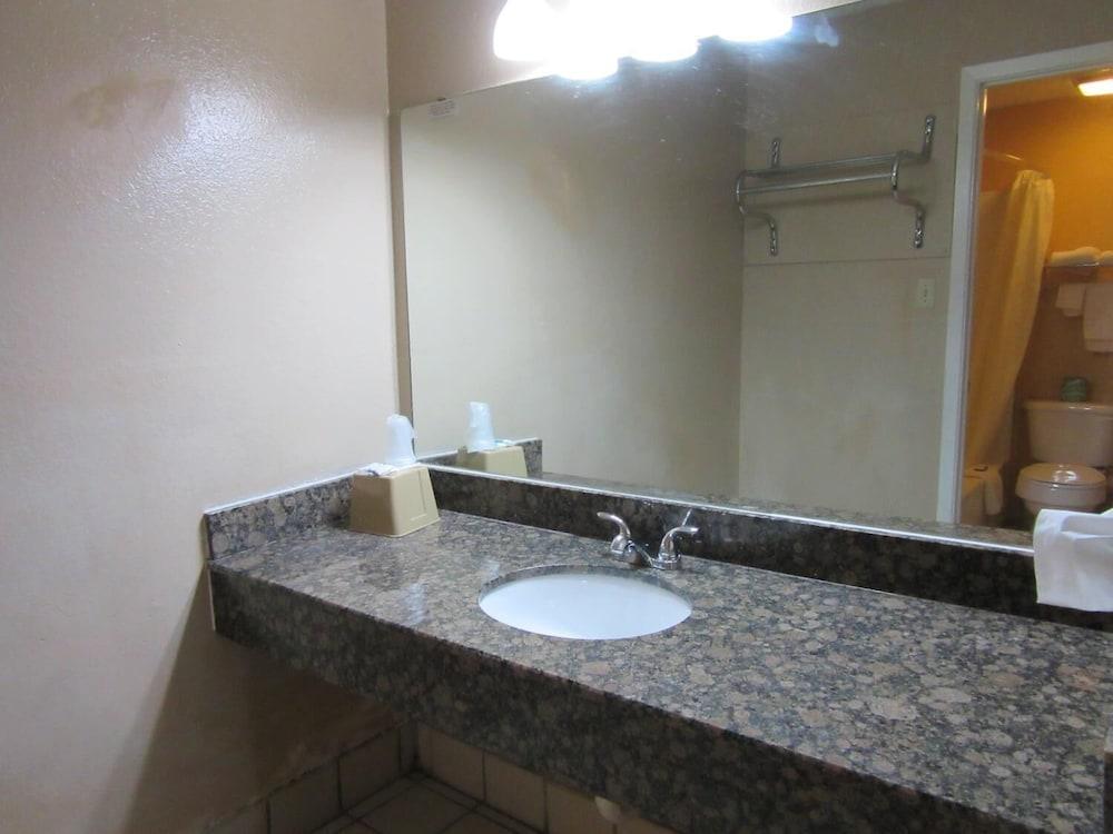 Royal Inn photo 10