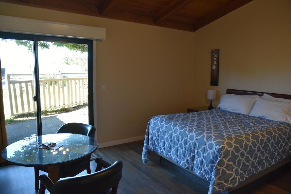 Fort Ross Lodge photo 36