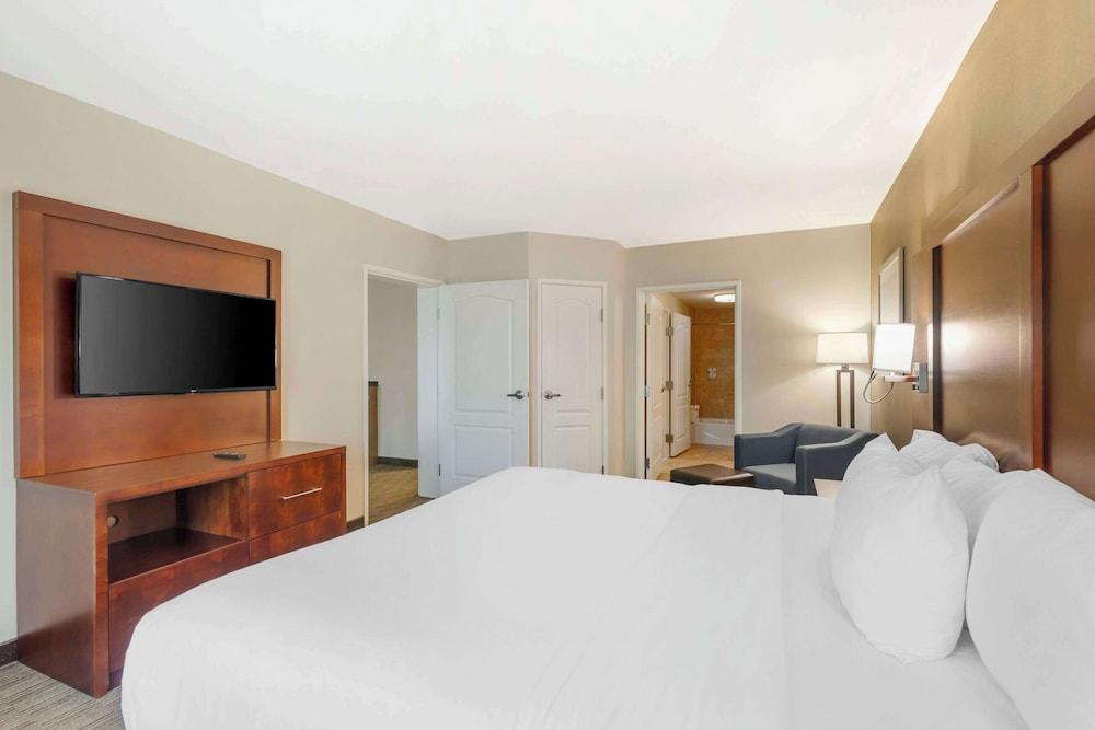 Comfort Inn & Suites Tifton photo 23