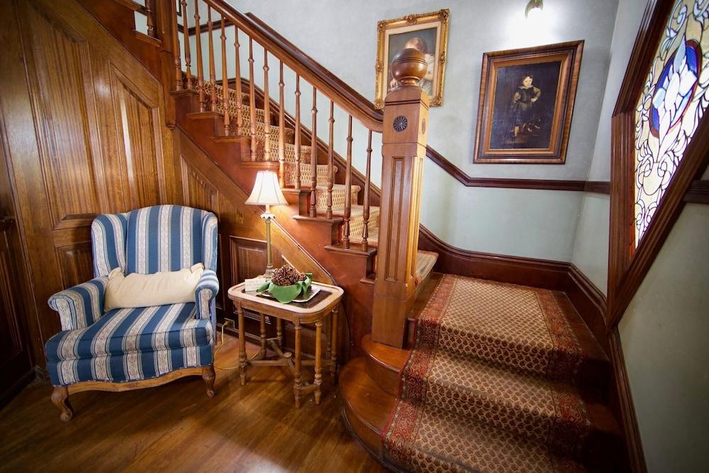 Irwin Street Inn photo 13