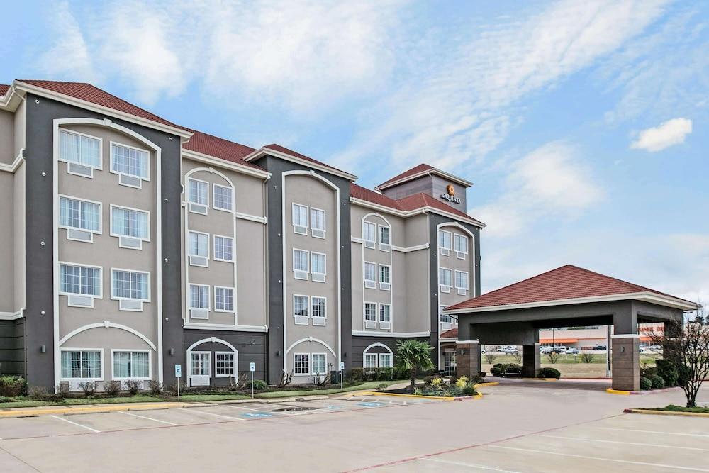La Quinta Inn & Suites by Wyndham Paris photo 28