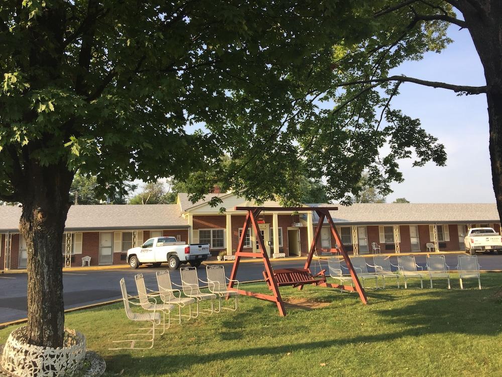 Old Kentucky Home Motel photo 17