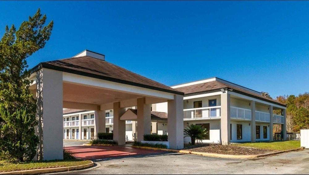 Econo Lodge photo 15